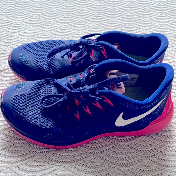 🌸 Nike Free 5.0 Hyper Pink + Jade Sneakers - Picture 2 of 10